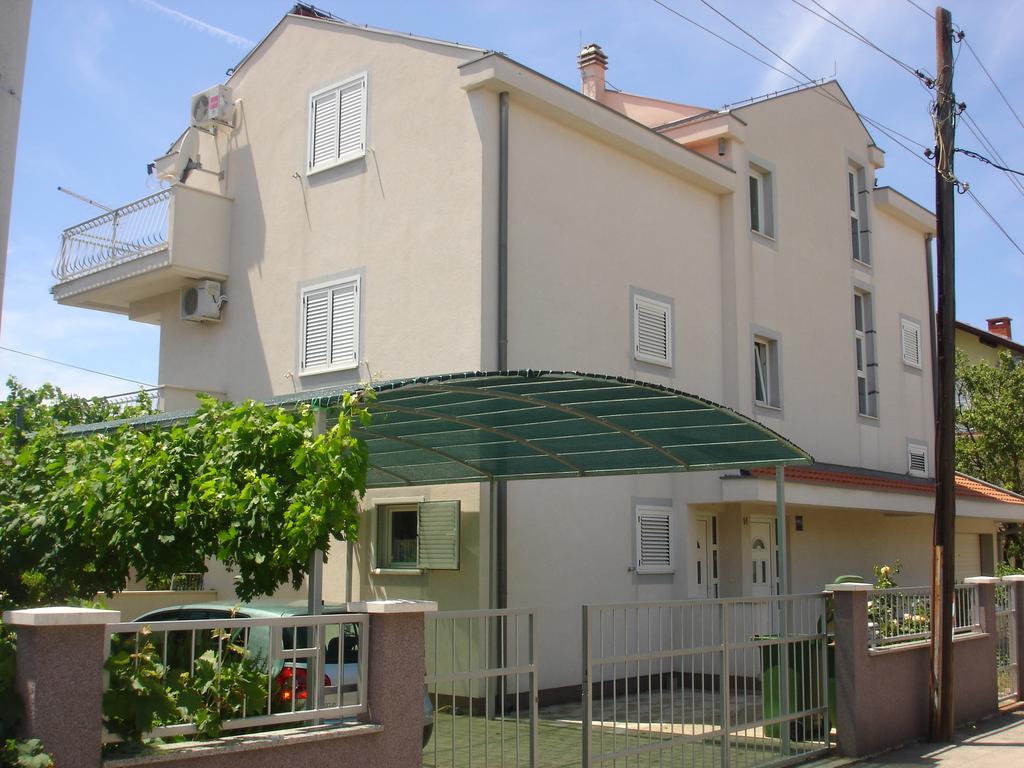 Apartments Gardijan Vodice Extérieur photo
